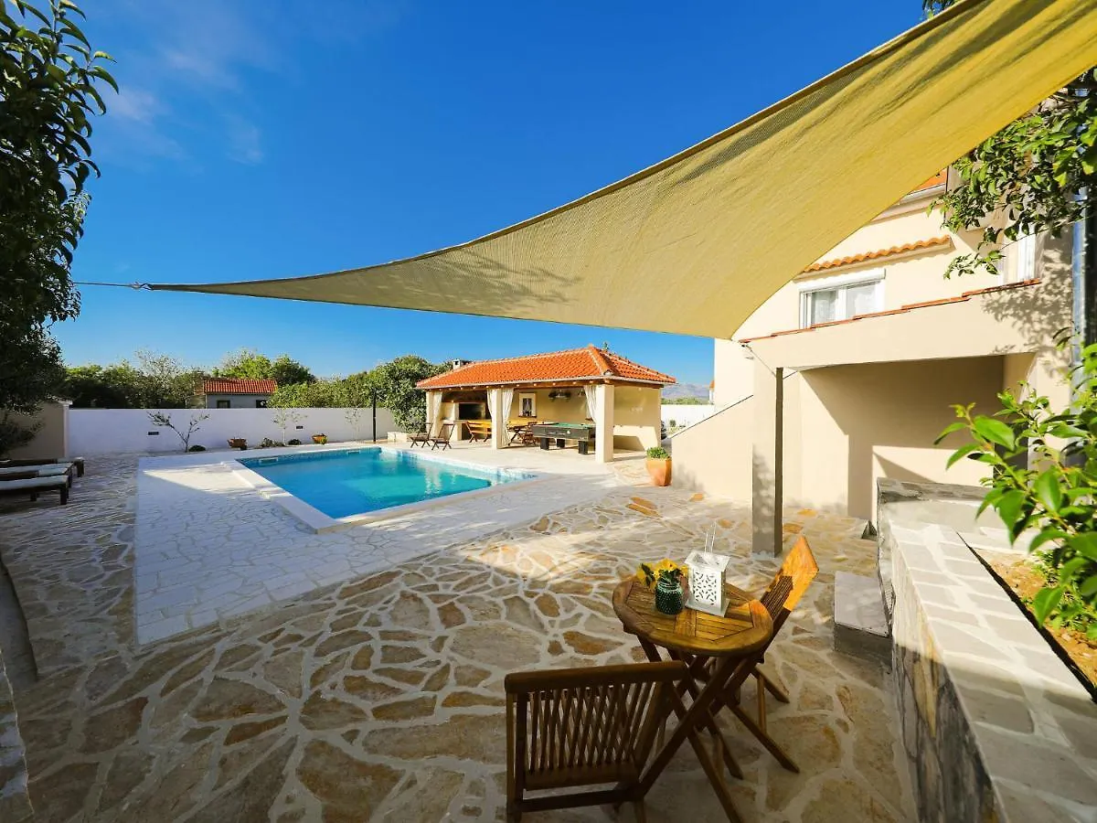 Villa In Pridraga With Swimming Pool And 5-Person Jacuzzi