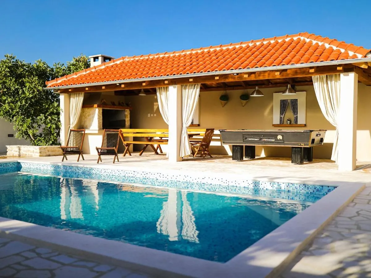 Villa In Pridraga With Swimming Pool And 5-Person Jacuzzi