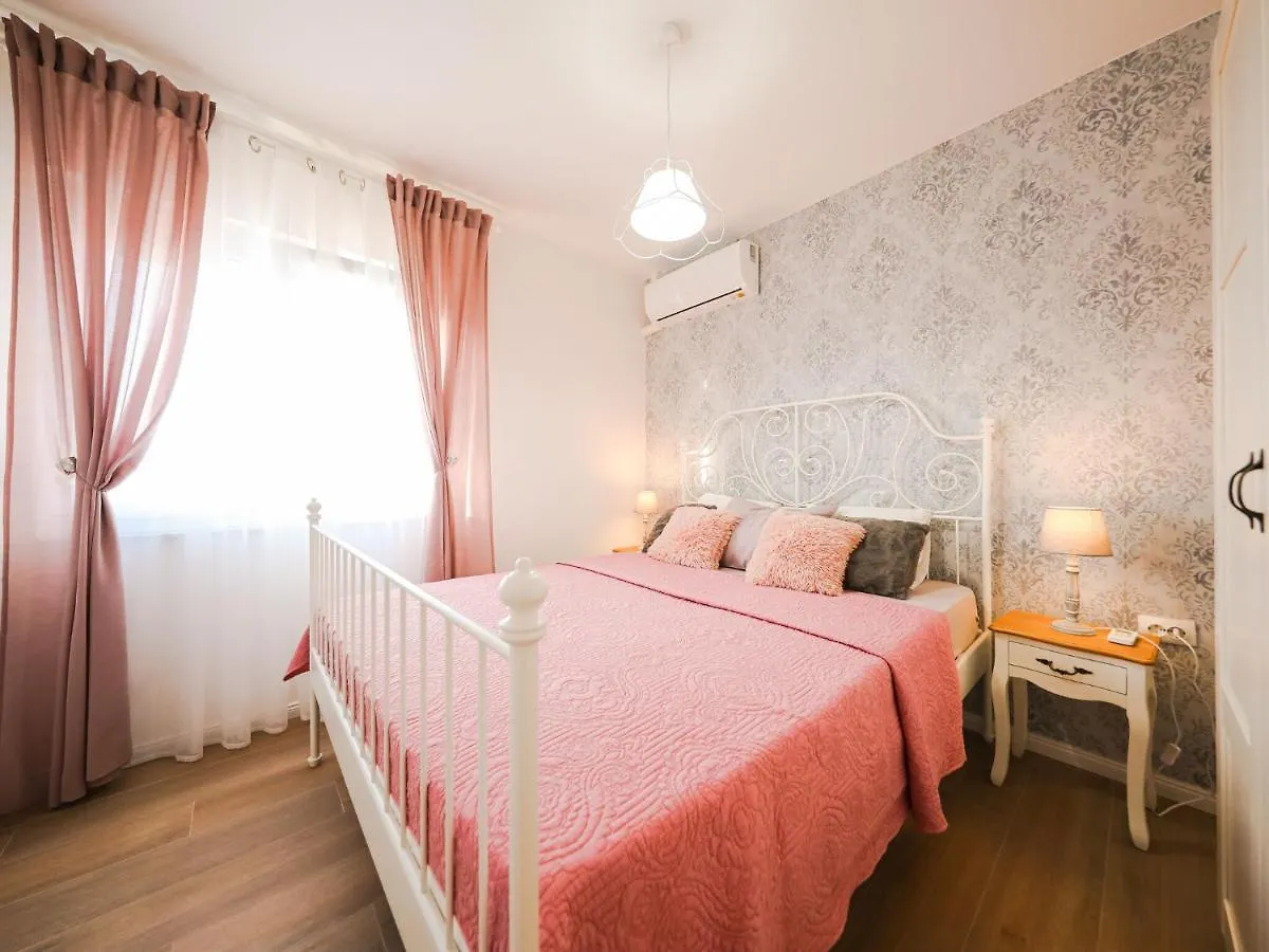 Villa In Pridraga With Swimming Pool And 5-Person Jacuzzi 0*,  Croatia