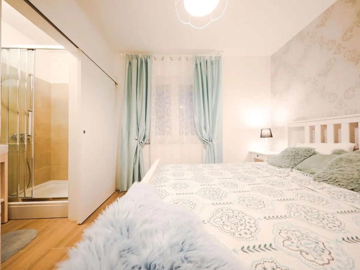 Villa In Pridraga With Swimming Pool And 5-Person Jacuzzi