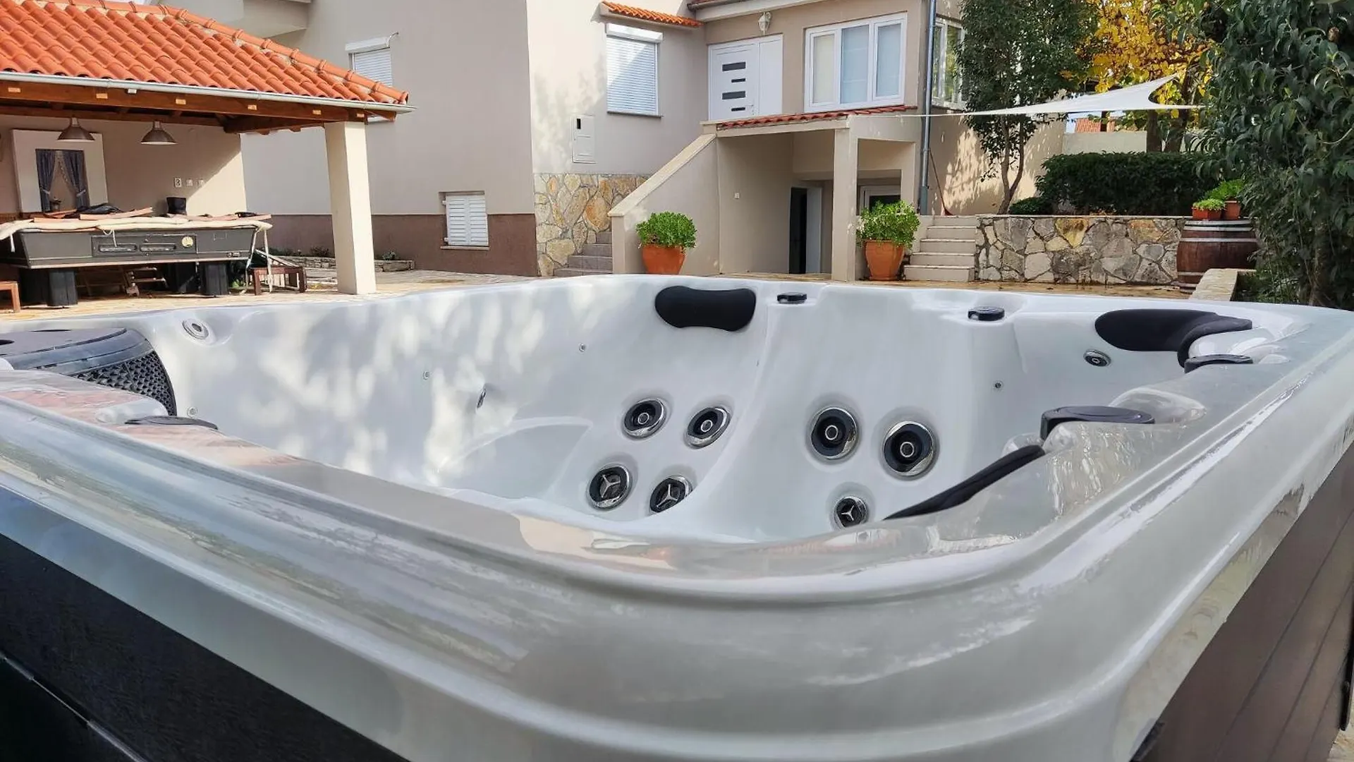 Villa In Pridraga With Swimming Pool And 5-Person Jacuzzi